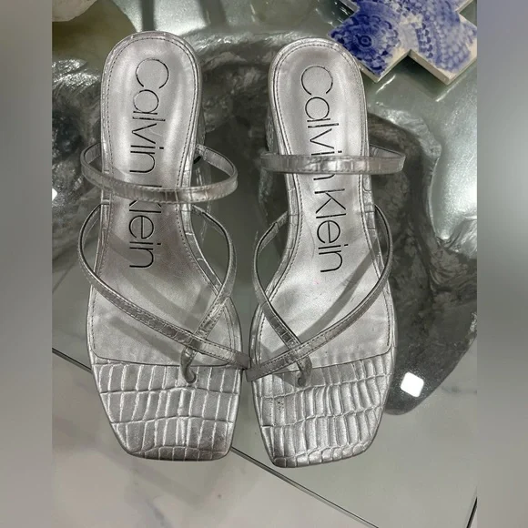 Calvin Klein worn couple of times in good condition Size 7 - Picture 1 of 4